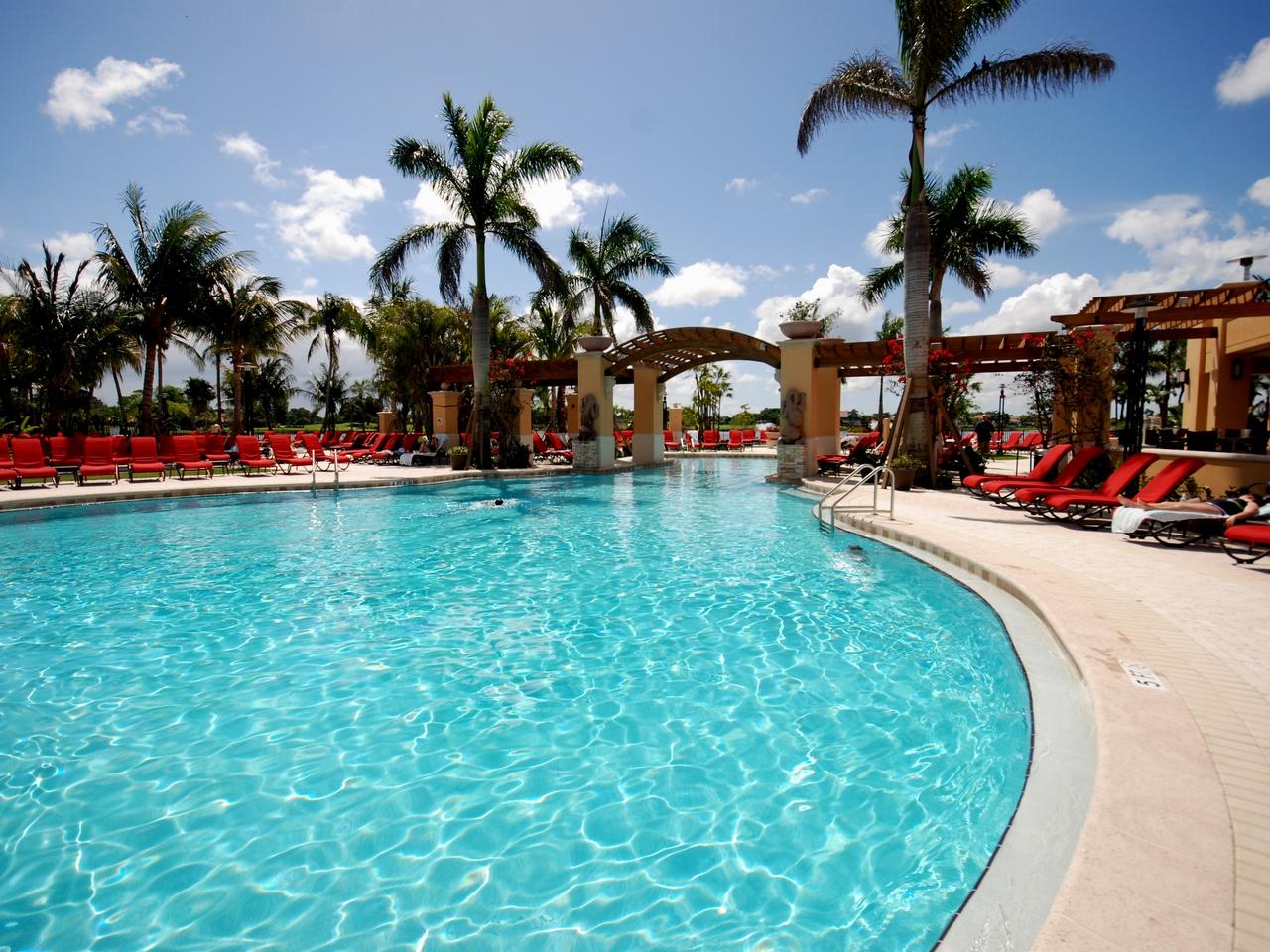 75 Edinburgh Drive Palm Beach Gardens, FL 33418 - Photo 23 of 30 Resort Swimming Pool