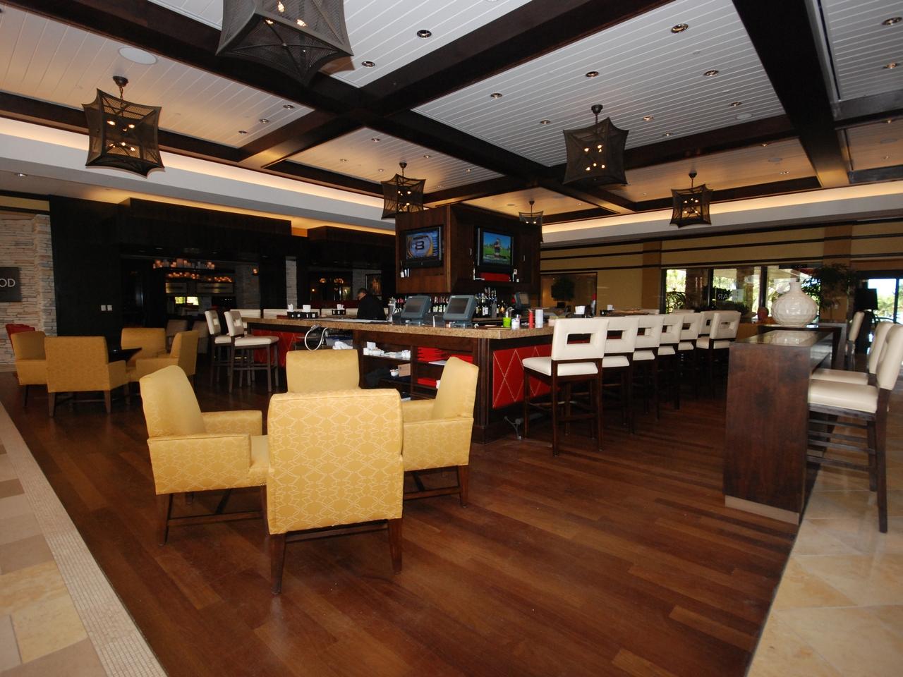 75 Edinburgh Drive Palm Beach Gardens, FL 33418 - Photo 26 of 30 Club Bar