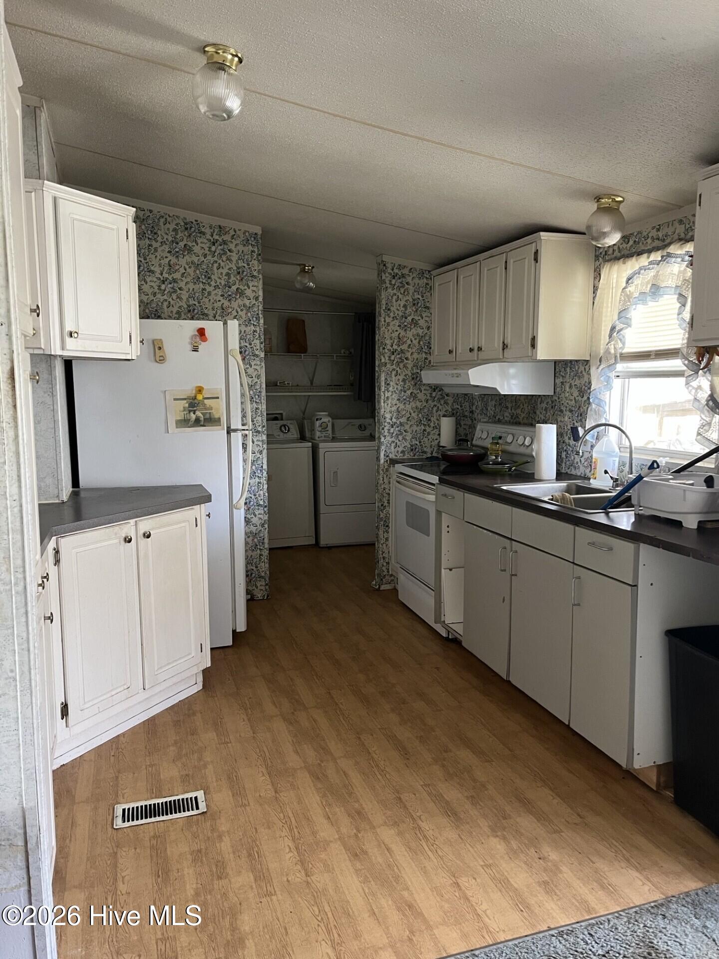1111 Evan Perry Road Jamesville, NC 27846 - Photo 3 of 5 jamesville kitchen