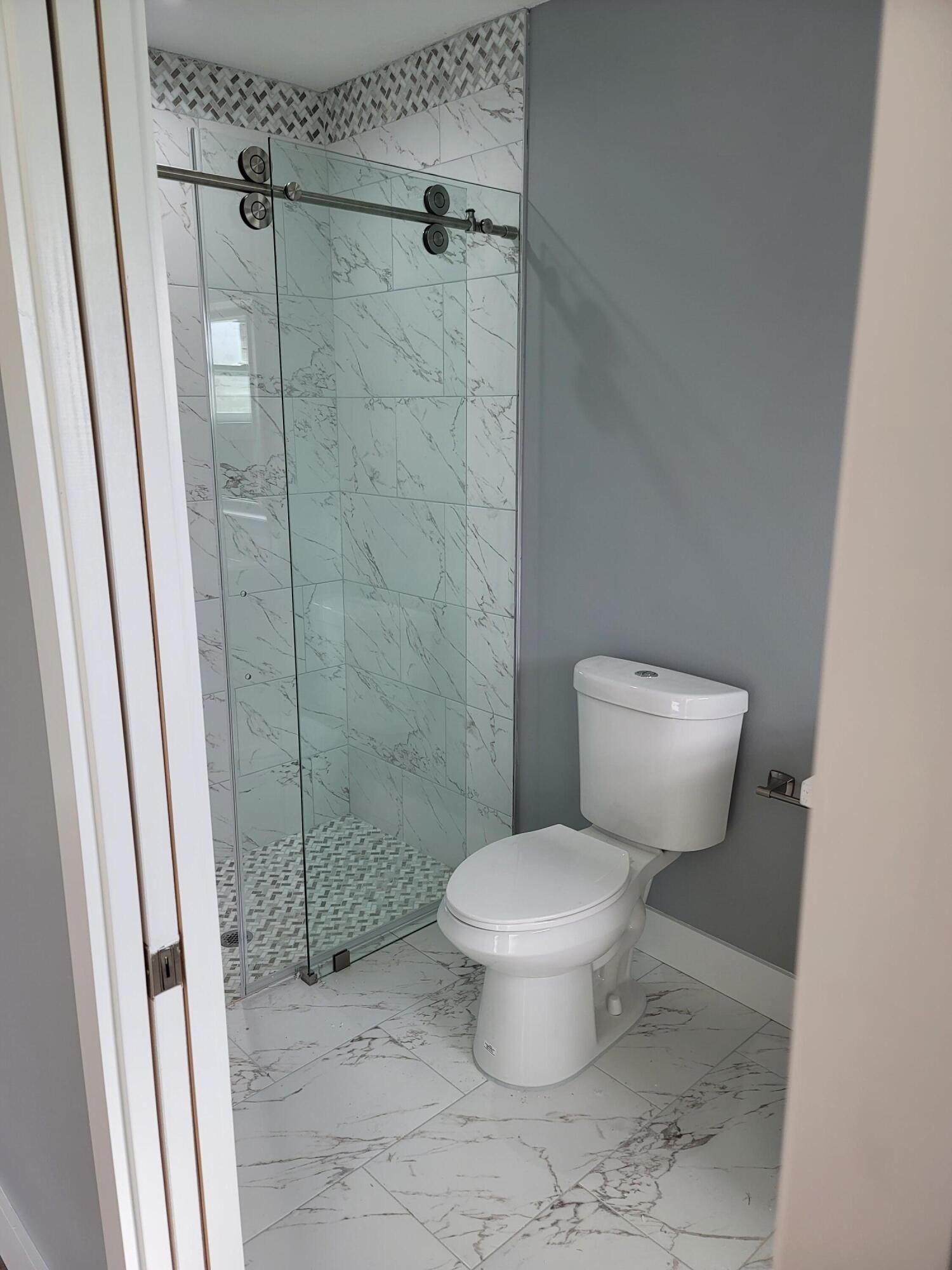 1407 West 32nd Street Riviera Beach, FL 33404 - Photo 12 of 21 Main Bath