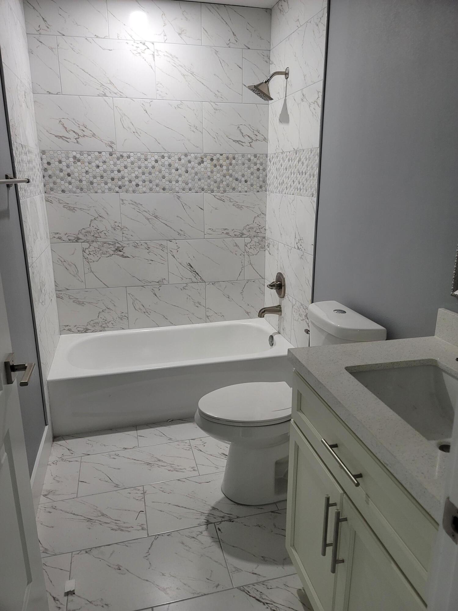 1407 West 32nd Street Riviera Beach, FL 33404 - Photo 21 of 21 Bath