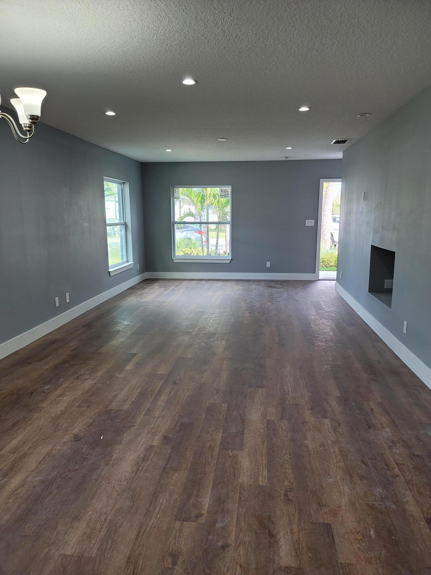 1407 West 32nd Street Riviera Beach, FL 33404 - Photo 7 of 21 20220105_101929