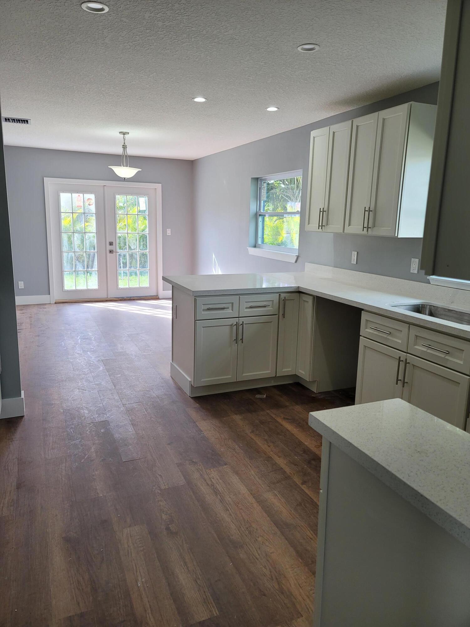 1407 West 32nd Street Riviera Beach, FL 33404 - Photo 10 of 21 20220105_102141