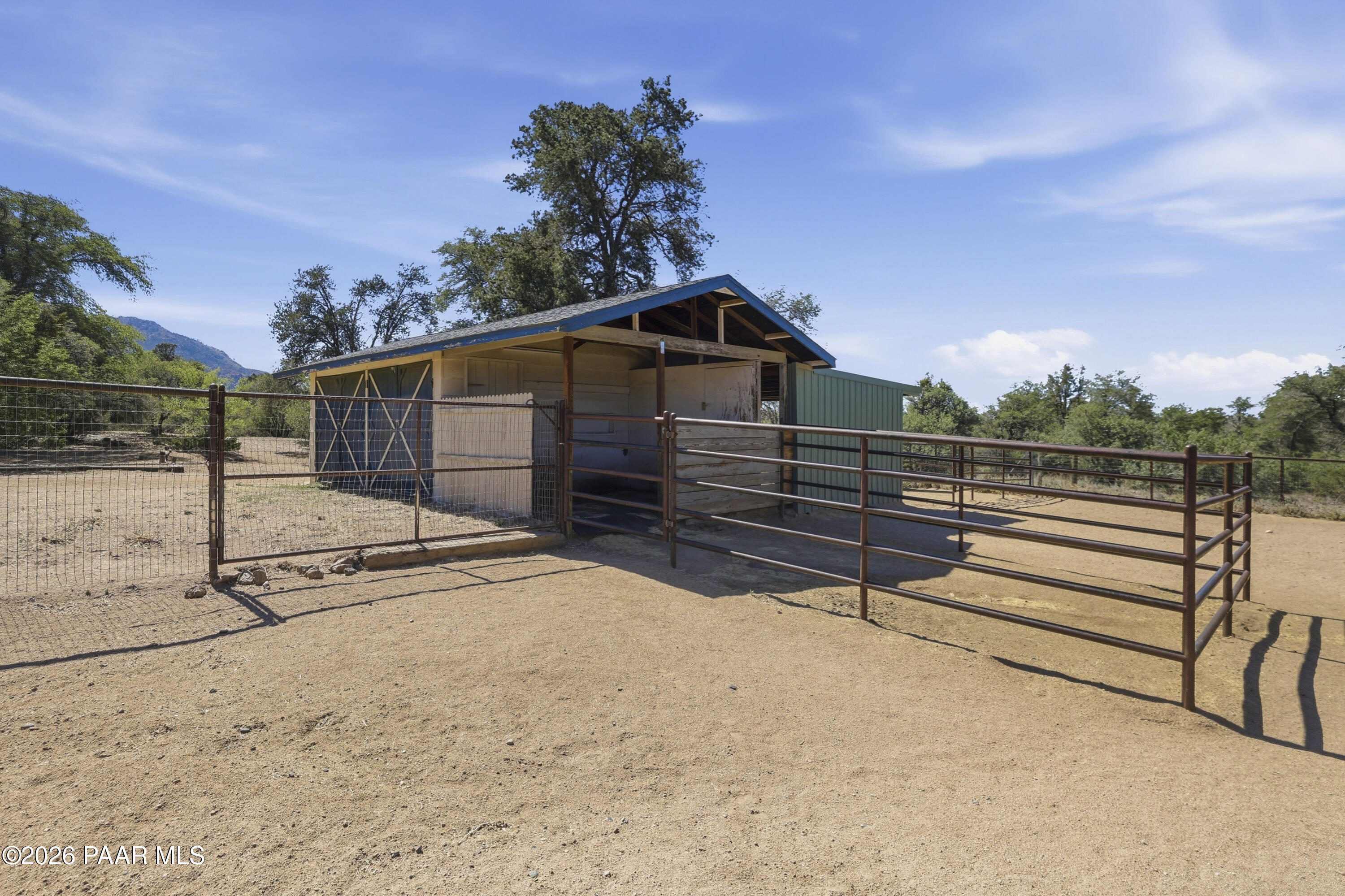 1690 West Oneal Road Prescott, AZ 86305 - Photo 44 of 61 Stables & Corral
