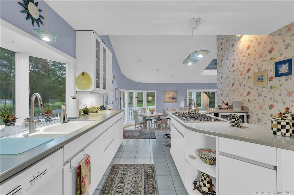940 Durham Road Wallingford, CT 06492 - Photo 17 of 40 This Wonderful Kitchen is Light & Bright! There is a Garden Window Too!
