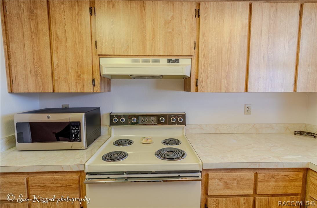 2508 Landover Boulevard Spring Hill, FL 34608 - Photo 13 of 37
