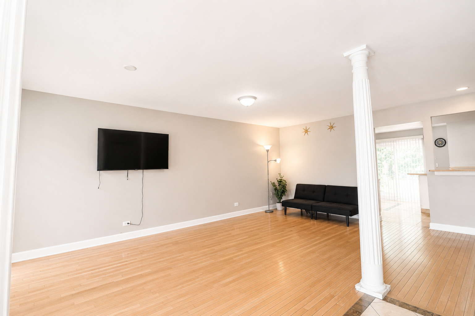 1348 Inverness Drive Elgin, IL 60120 - Photo 3 of 20 Gallery Image 3