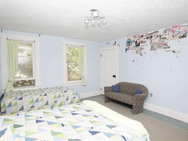 425 Sangree Road Pittsburgh, PA 15237 - Photo 13 of 19 Bedroom.