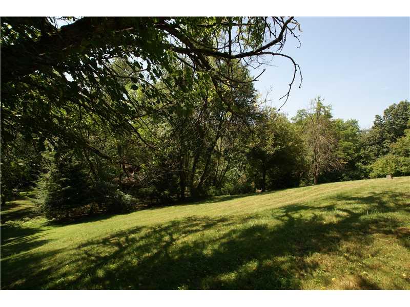 425 Sangree Road Pittsburgh, PA 15237 - Photo 18 of 19 Yard/Garden.