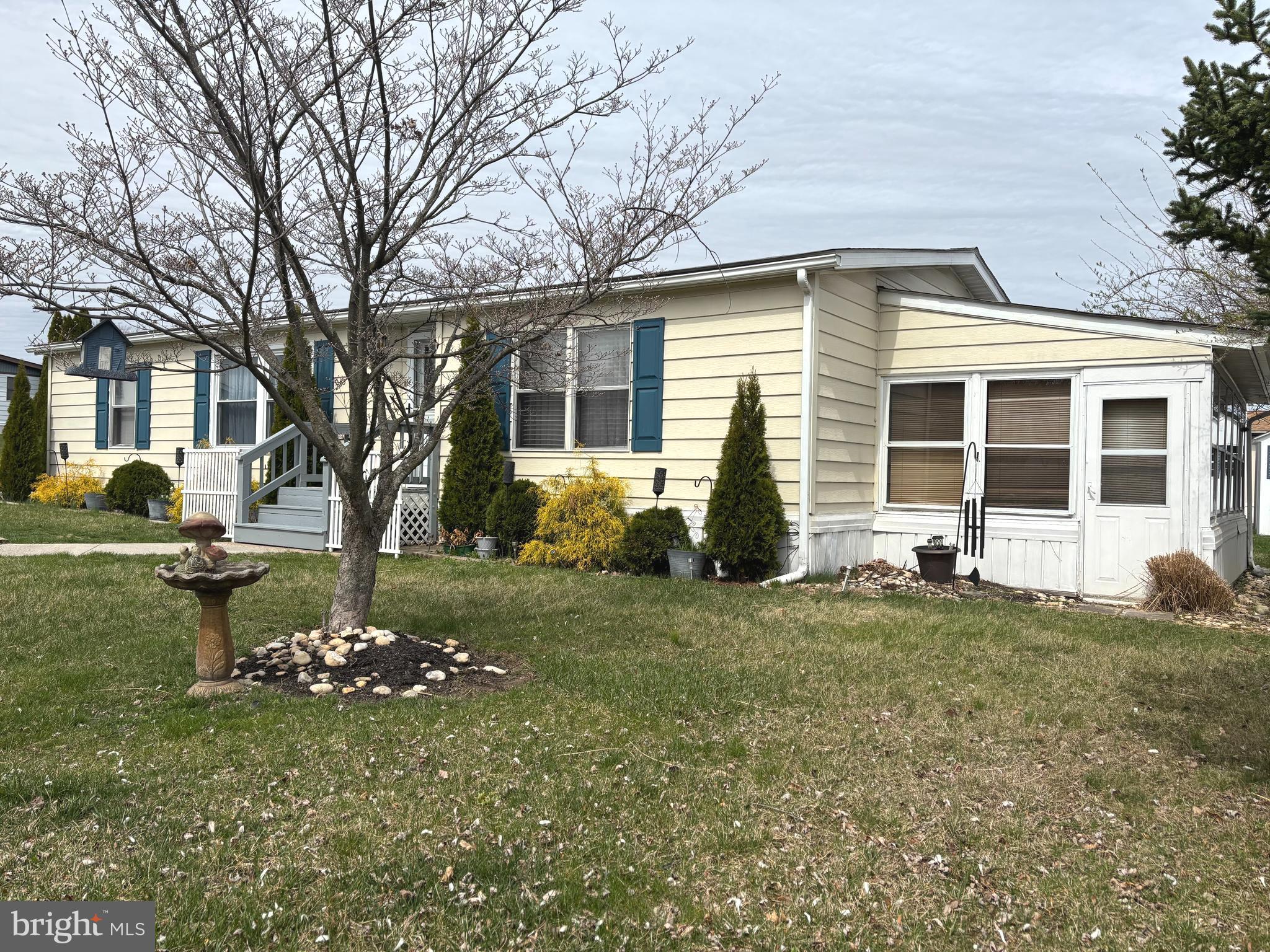 Exterior front of end unit home