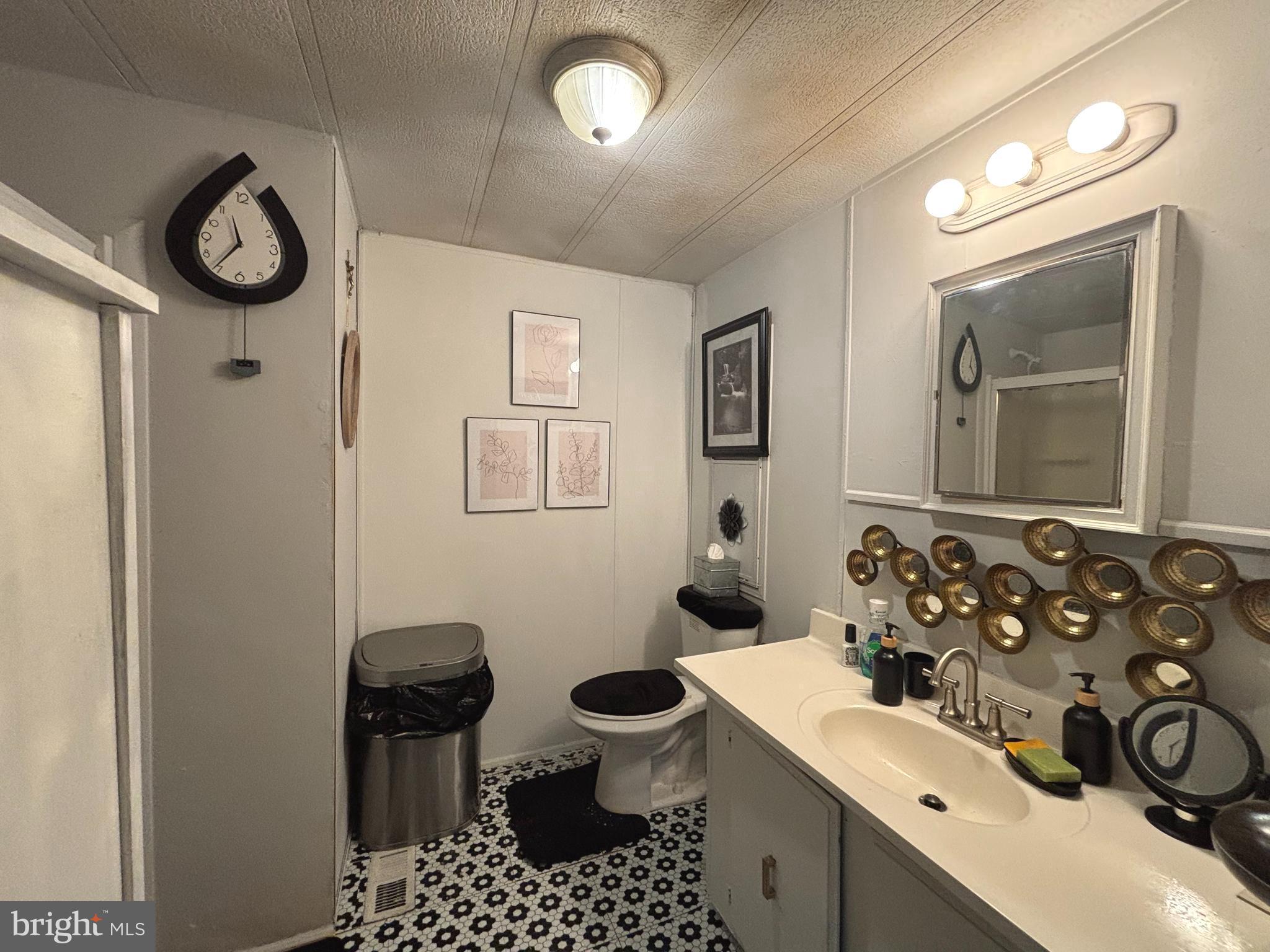 255 Rabbit Run North Wales, PA 19454 - Photo 14 of 17 Primary bathroom with shower stall