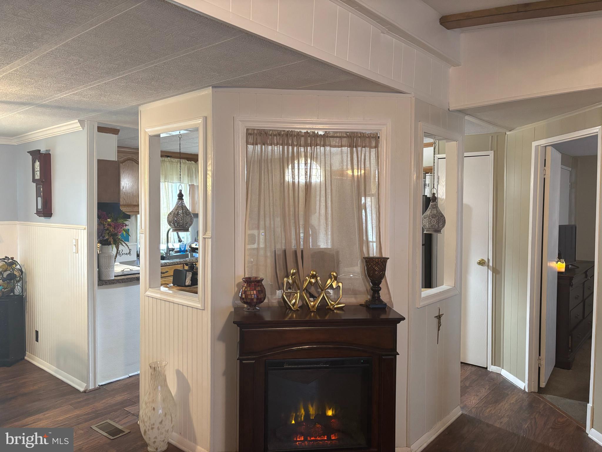 255 Rabbit Run North Wales, PA 19454 - Photo 8 of 17 Wall supporting kitchen breakfast bar