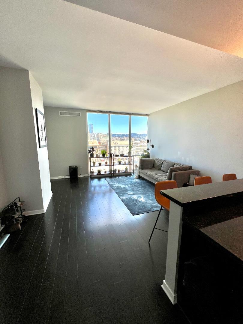 222 Broadway, Unit 814 Oakland, CA 94607 - Photo 2 of 13