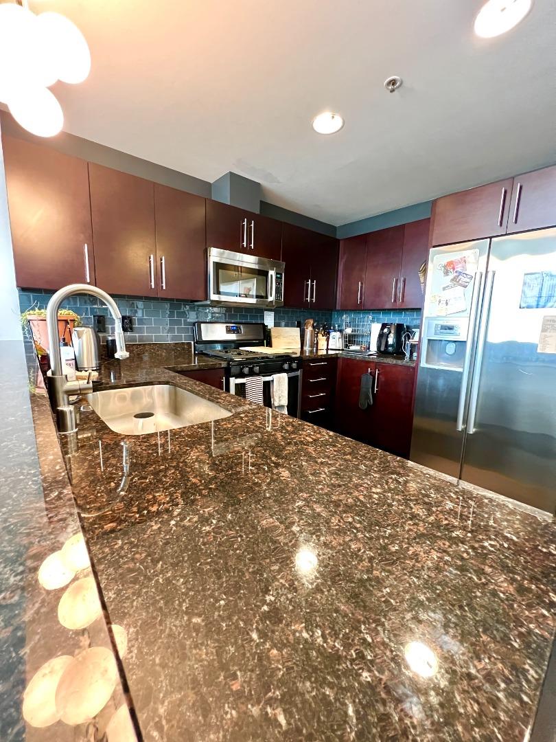 222 Broadway, Unit 814 Oakland, CA 94607 - Photo 5 of 13