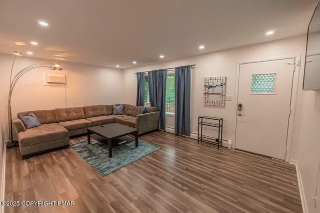 $2,000 | 153 Keystone Lane, Tobyhanna, PA 18466