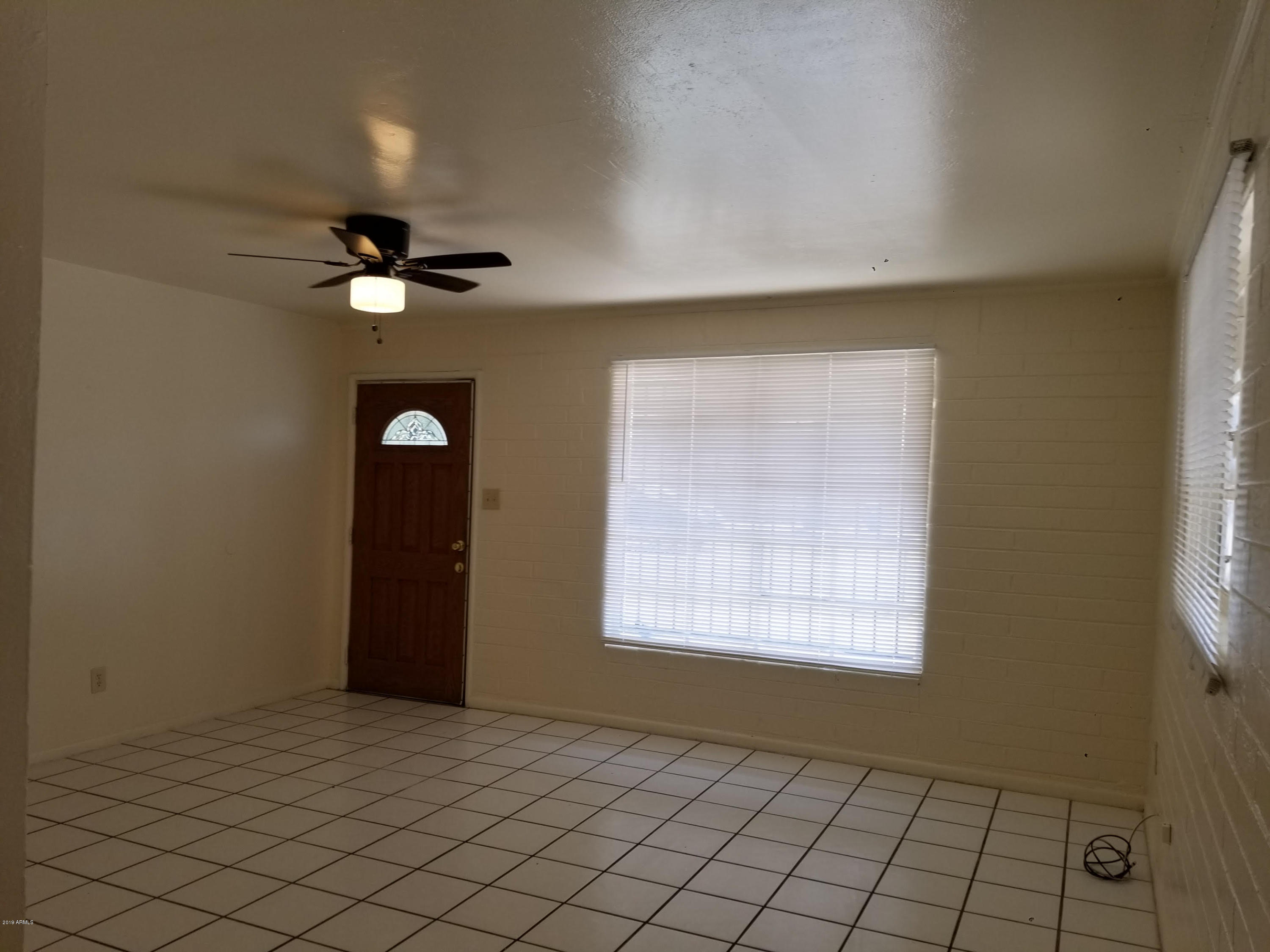 2744 West Bethany Home Road Phoenix, AZ 85017 - Photo 5 of 23 Great room