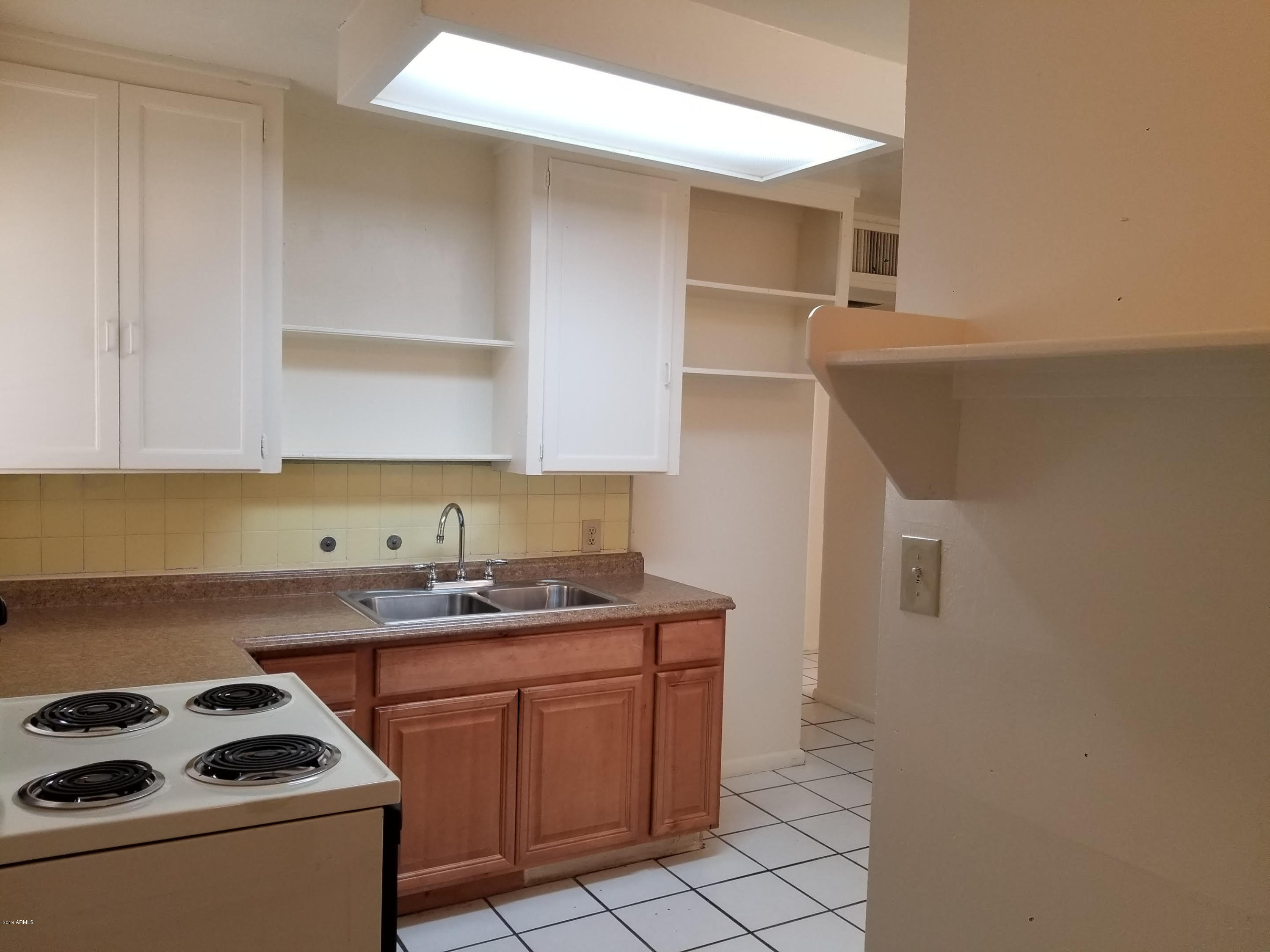 2744 West Bethany Home Road Phoenix, AZ 85017 - Photo 7 of 23 Kitchen