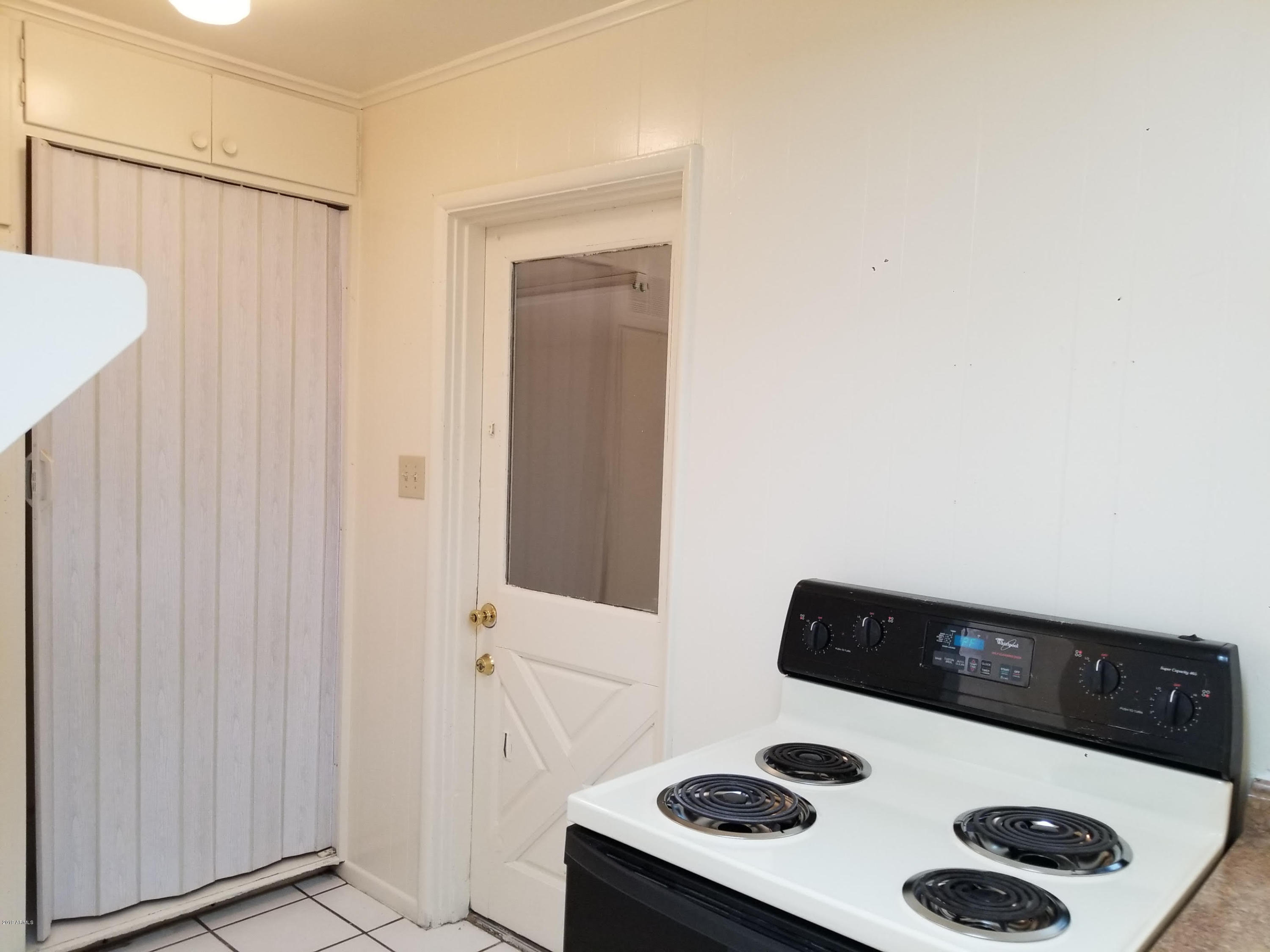2744 West Bethany Home Road Phoenix, AZ 85017 - Photo 8 of 23 Kitchen