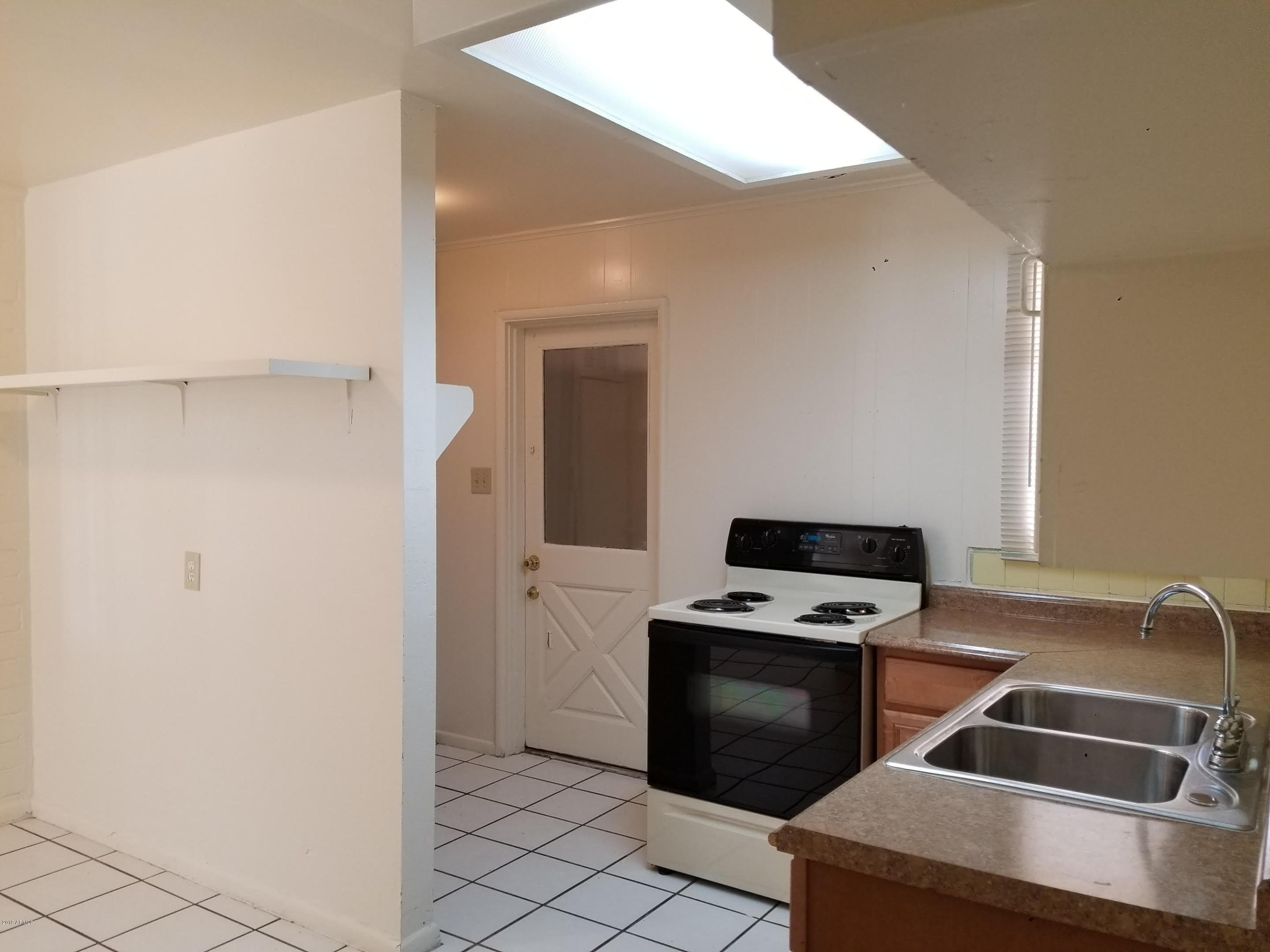 2744 West Bethany Home Road Phoenix, AZ 85017 - Photo 9 of 23 Kitchen