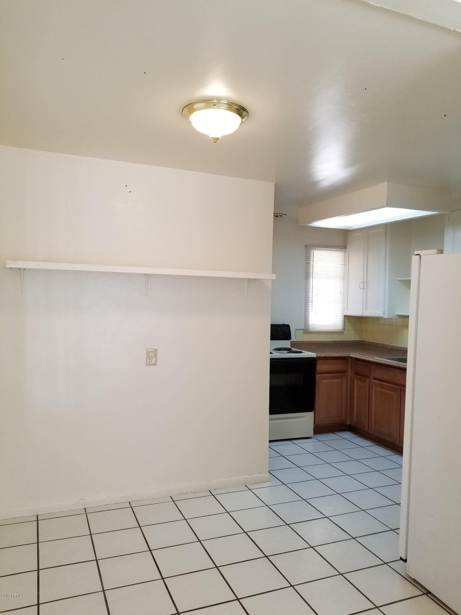 2744 West Bethany Home Road Phoenix, AZ 85017 - Photo 10 of 23 Dining room