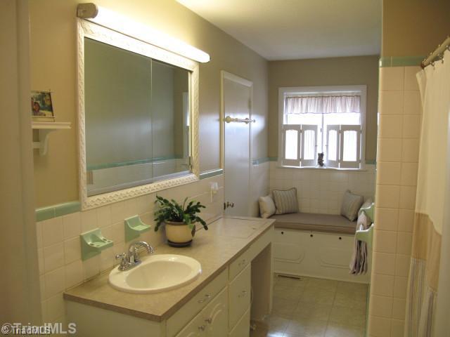 220 Milling Road Mocksville, NC 27028 - Photo 11 of 14 Master Bath/Spa.