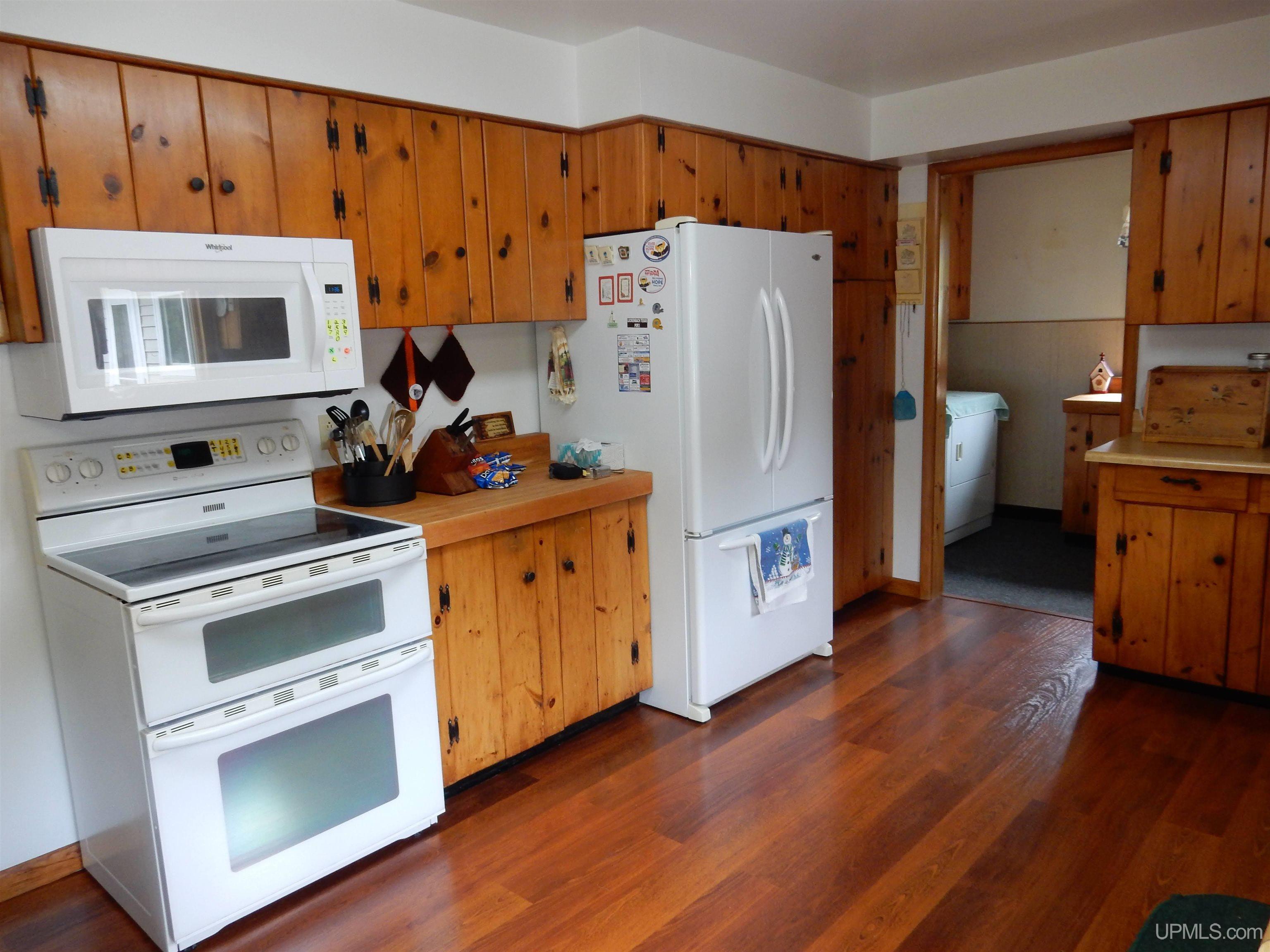 466 Hubble Road Manistique, MI 49854 - Photo 4 of 16 Gallery Image 4