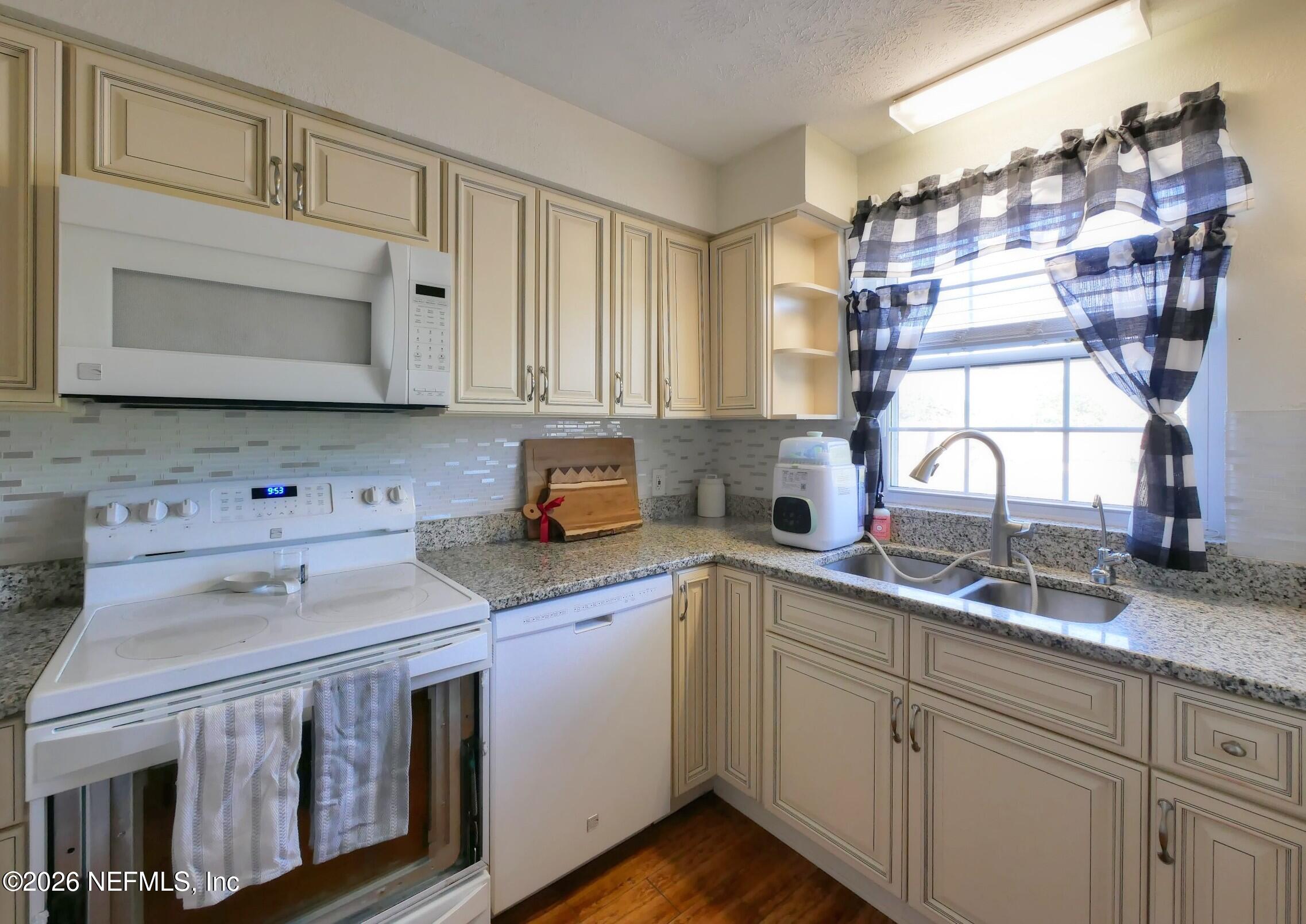 4915 Baymeadows Road, Unit 2H Jacksonville, FL 32217 - Photo 11 of 27 11