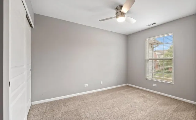 $2,400 | 533 Metropolitan Street, Aurora, IL 60502