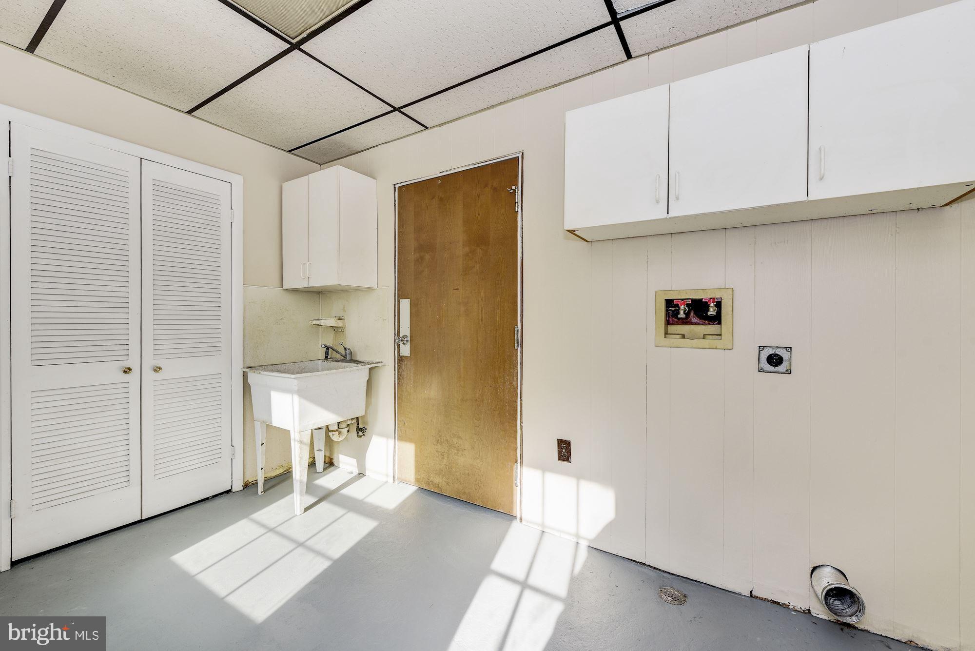 166 Ridge Road Southampton, NJ 08088 - Photo 24 of 35 Mudroom/Laundry room