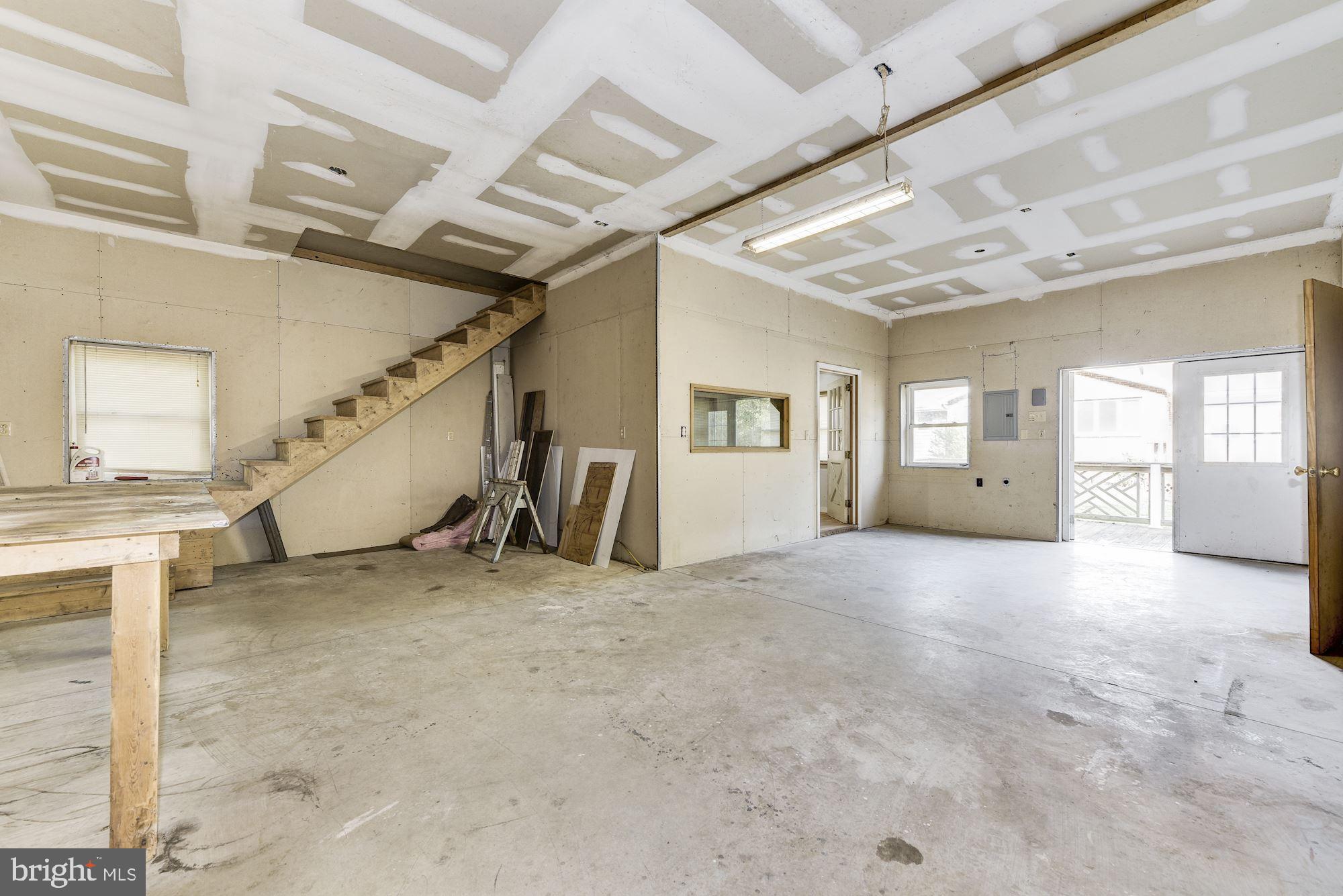 166 Ridge Road Southampton, NJ 08088 - Photo 29 of 35 Work room with step to Loft