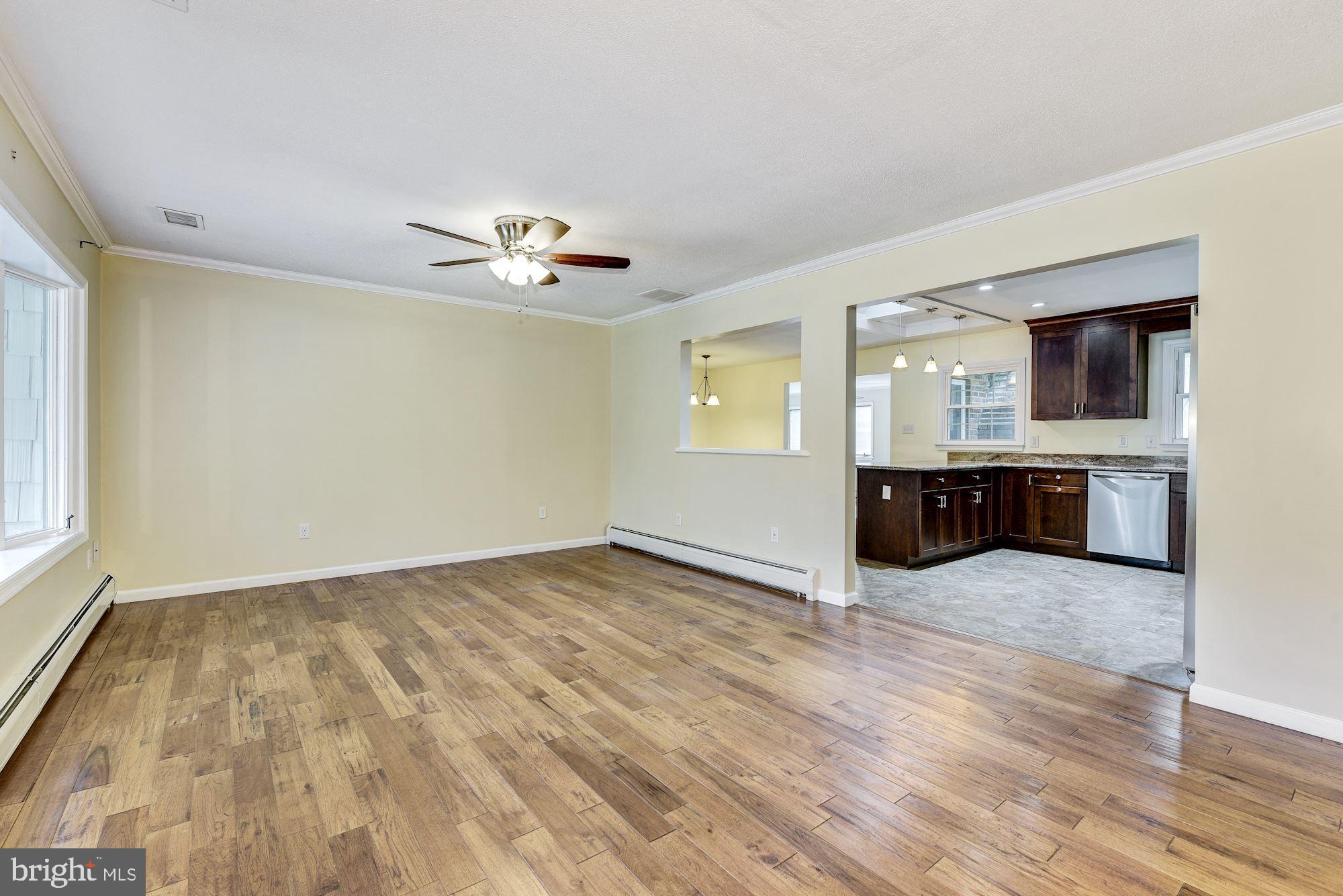 166 Ridge Road Southampton, NJ 08088 - Photo 4 of 35 Living Room