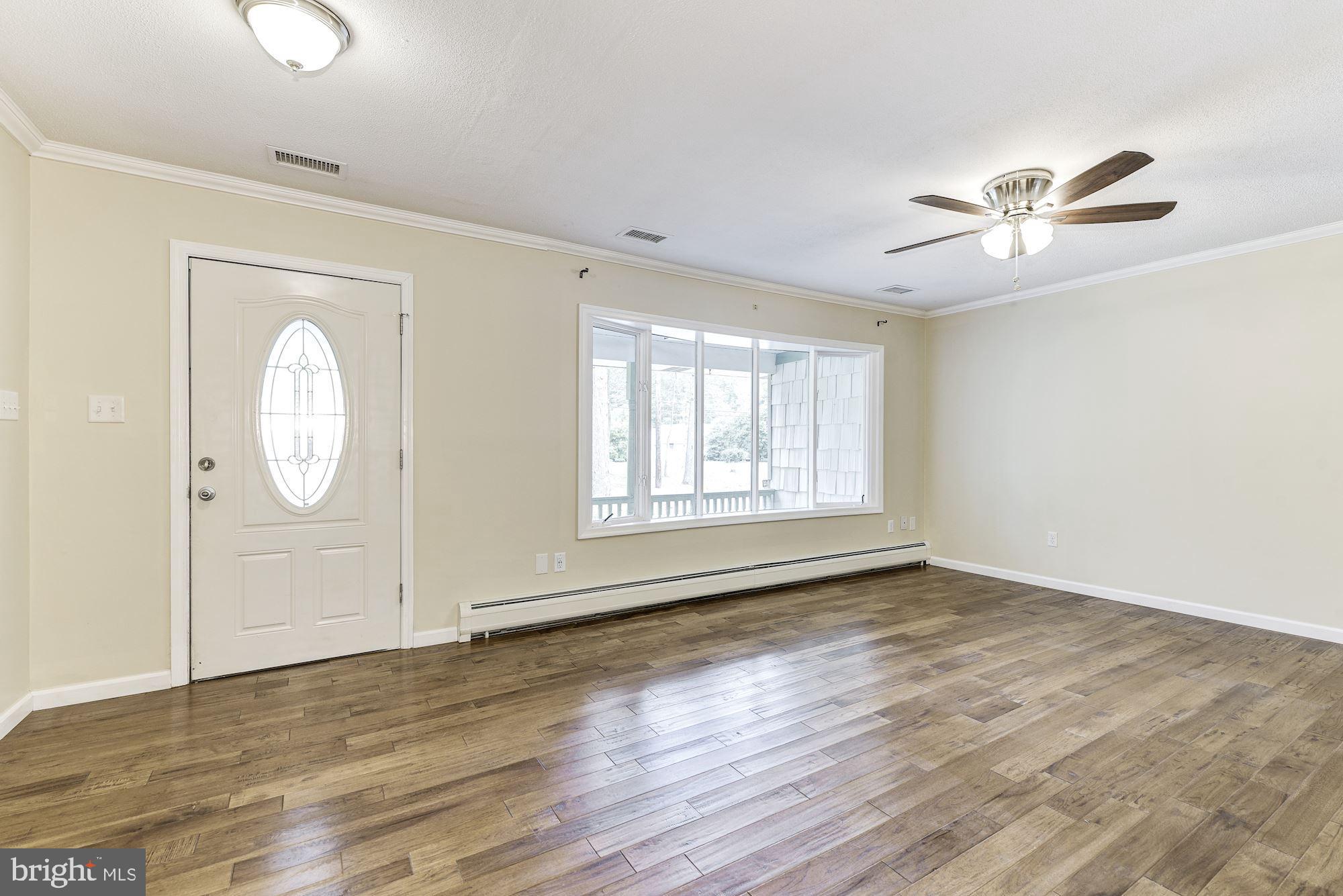 166 Ridge Road Southampton, NJ 08088 - Photo 5 of 35 Living Room