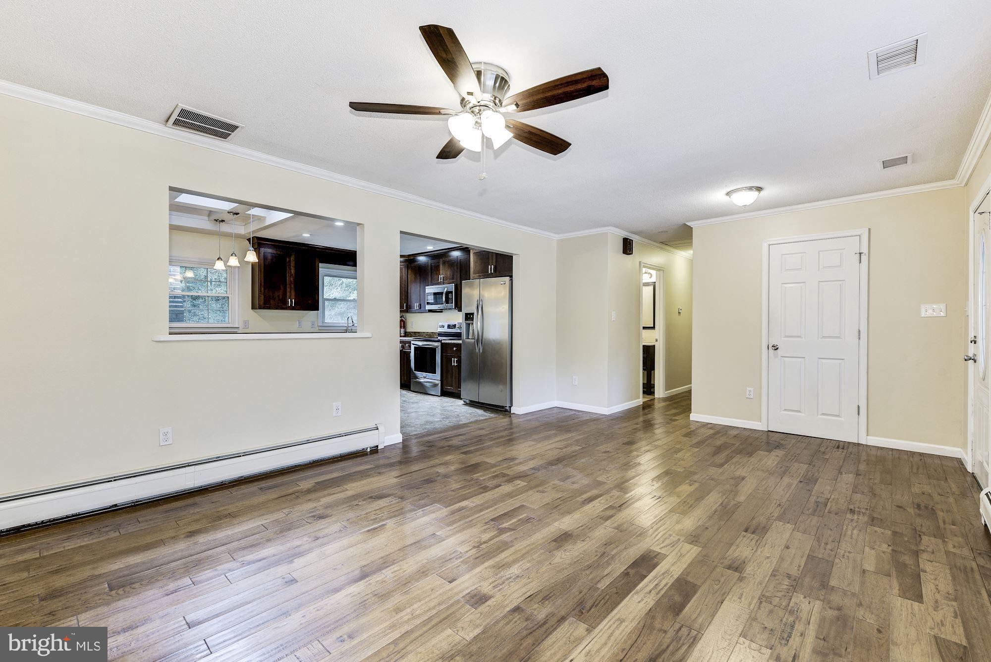 166 Ridge Road Southampton, NJ 08088 - Photo 6 of 35 Living Room