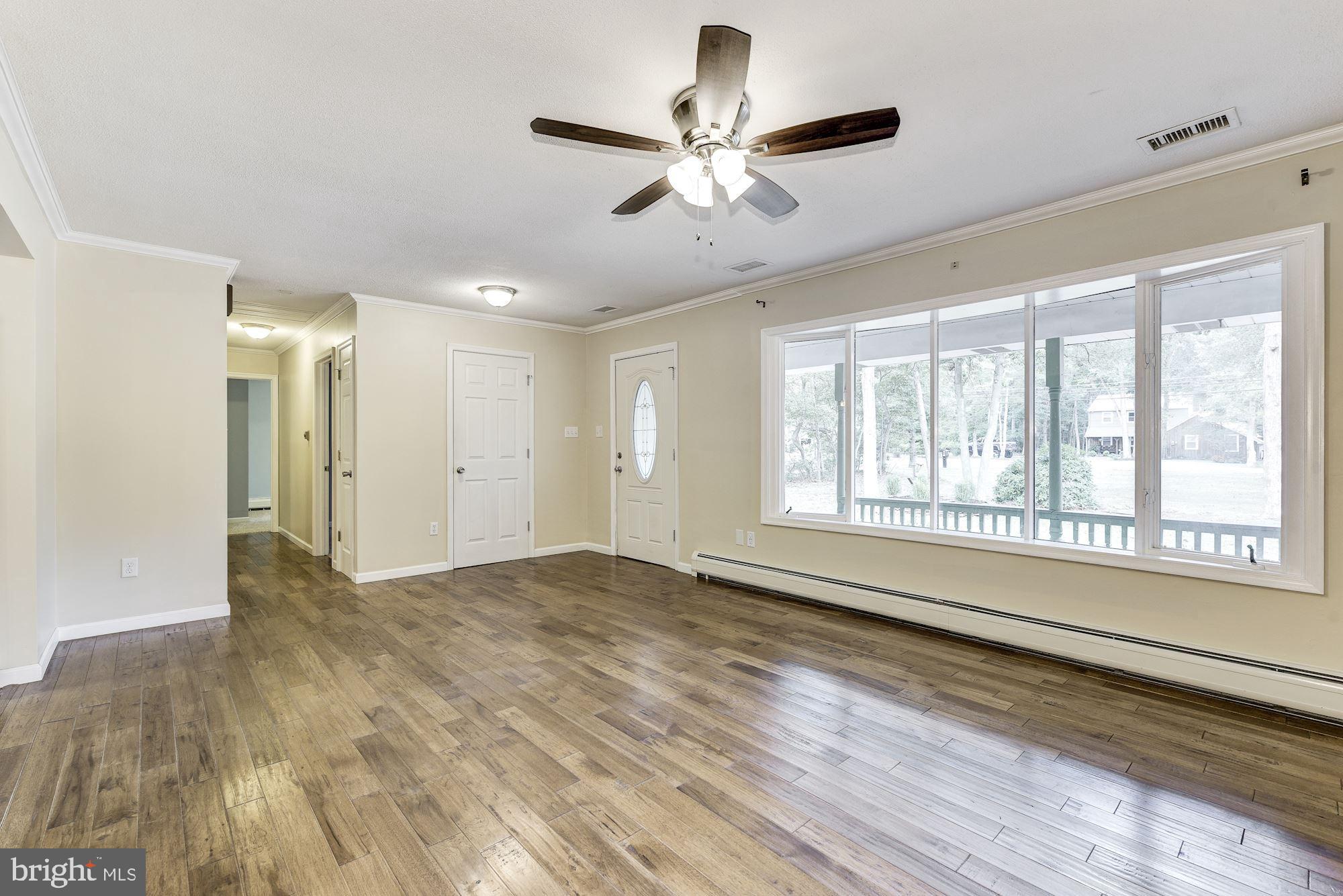 166 Ridge Road Southampton, NJ 08088 - Photo 7 of 35 Living Room