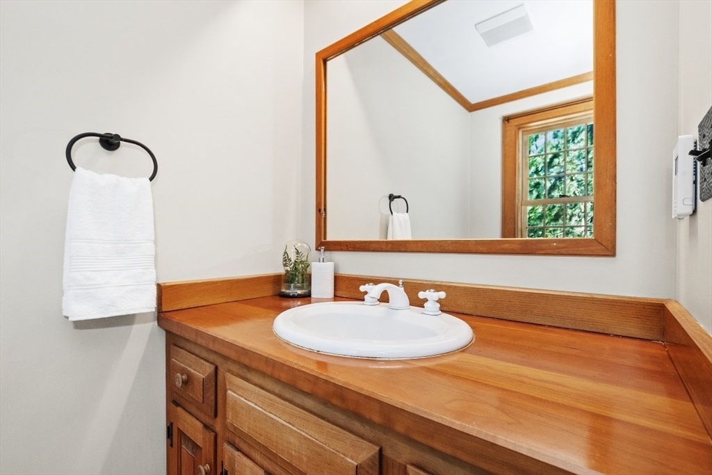 173 Wilder Road Bolton, MA 01740 - Photo 10 of 41