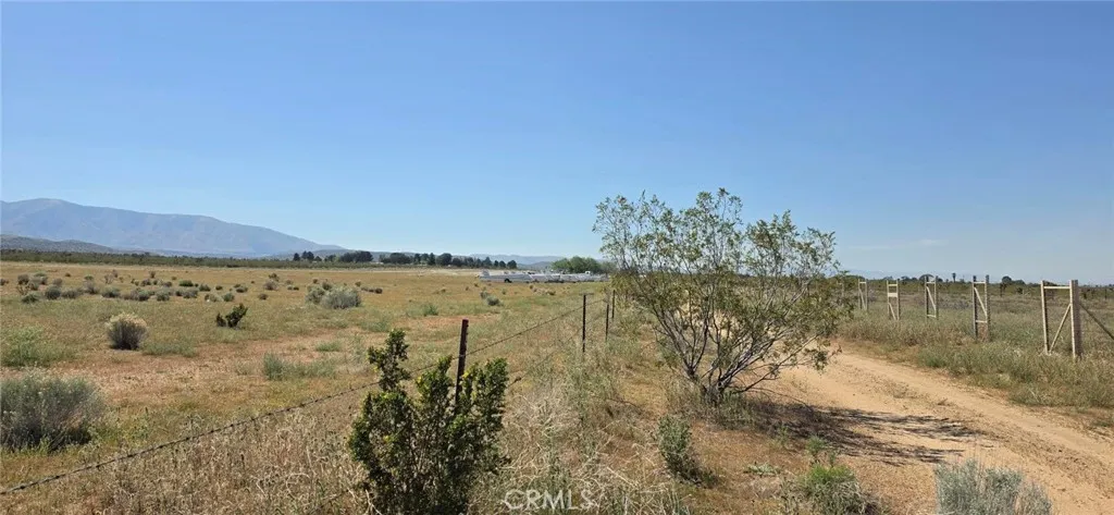 0 175th Street Palmdale, CA 93591 - Photo 5 of 16 a view of lake
