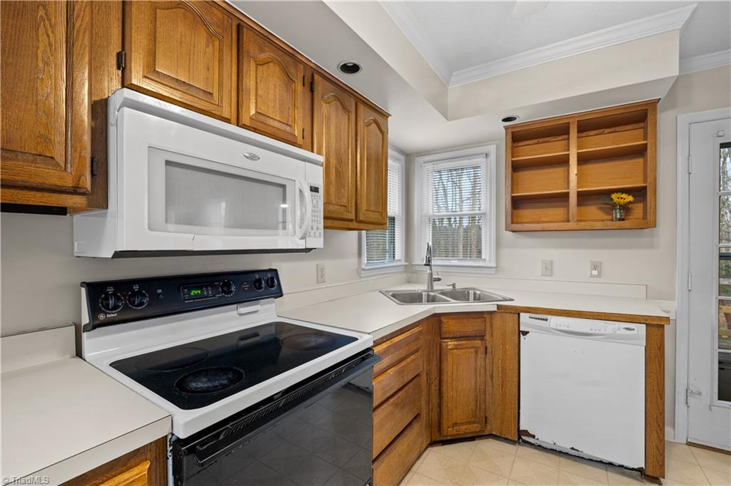 4203 Hunting Meadow Road Greensboro, NC 27406 - Photo 16 of 45