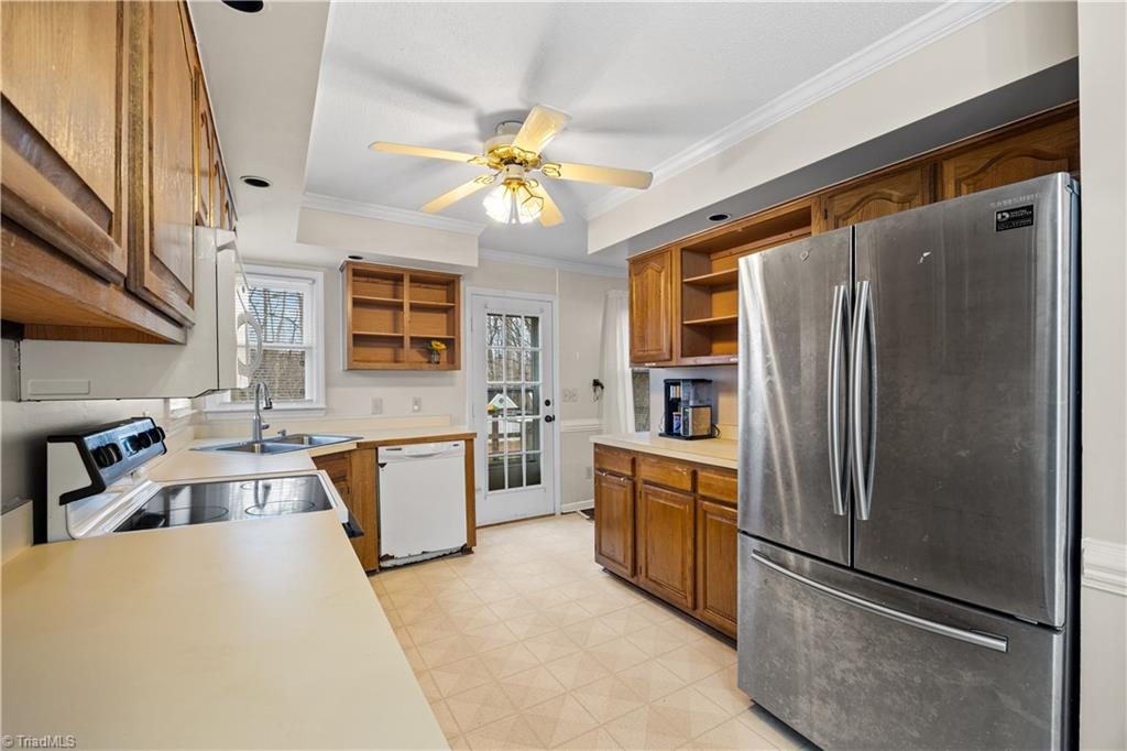 4203 Hunting Meadow Road Greensboro, NC 27406 - Photo 18 of 45