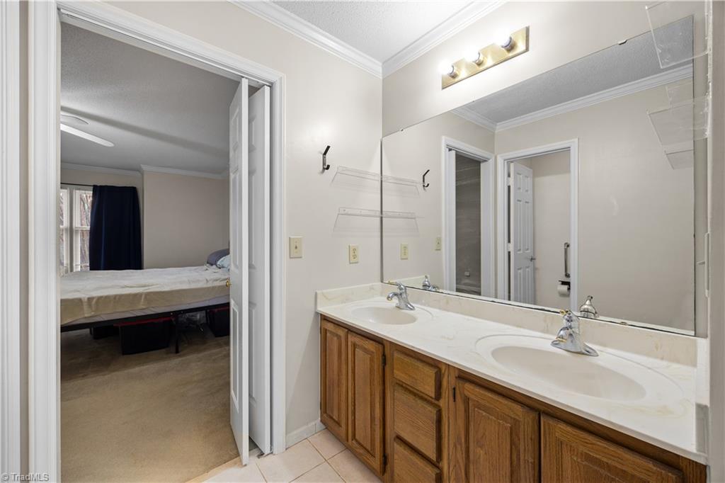 4203 Hunting Meadow Road Greensboro, NC 27406 - Photo 26 of 45