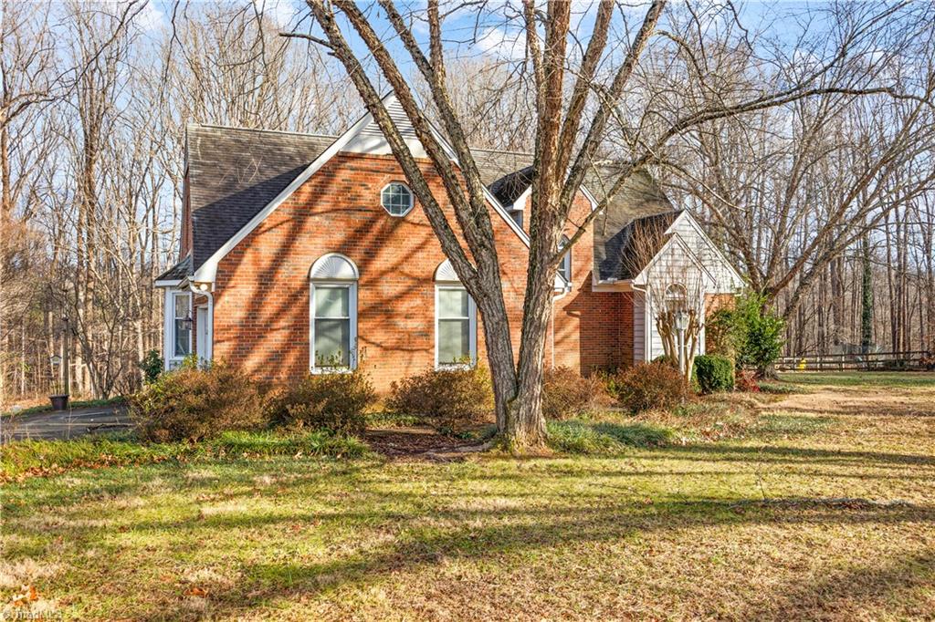 4203 Hunting Meadow Road Greensboro, NC 27406 - Photo 3 of 45