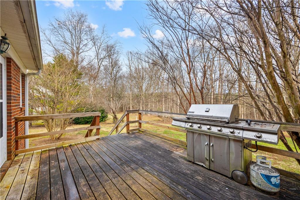 4203 Hunting Meadow Road Greensboro, NC 27406 - Photo 38 of 45