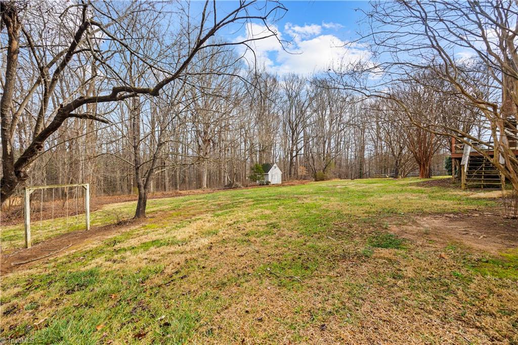 4203 Hunting Meadow Road Greensboro, NC 27406 - Photo 41 of 45