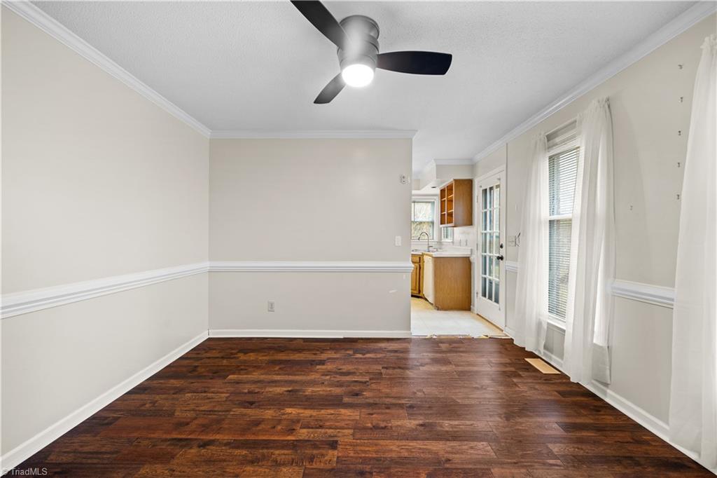 4203 Hunting Meadow Road Greensboro, NC 27406 - Photo 10 of 45