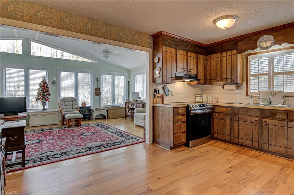 749 Korner Rock Road Kernersville, NC 27284 - Photo 18 of 30