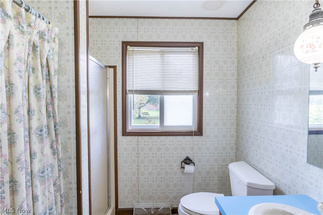 6795 Palmyra Road Southwest Warren, OH 44481 - Photo 8 of 19 Gallery Image 8
