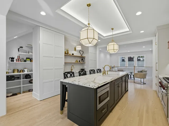 $1,900,000 | 2501 North Sawyer Avenue, Chicago, IL 60647