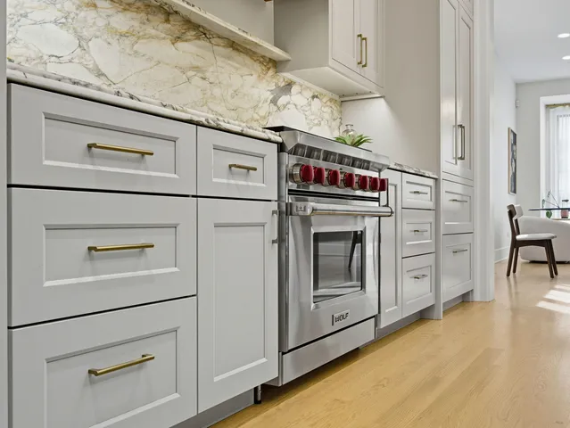 $1,900,000 | 2501 North Sawyer Avenue, Chicago, IL 60647