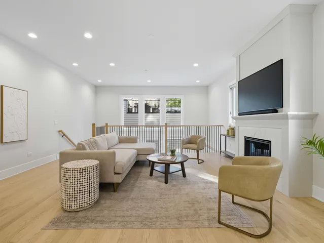 $1,900,000 | 2501 North Sawyer Avenue, Chicago, IL 60647