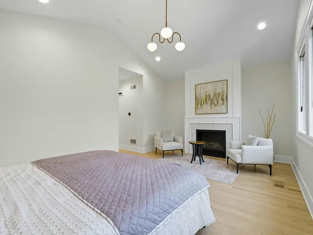 $1,900,000 | 2501 North Sawyer Avenue, Chicago, IL 60647