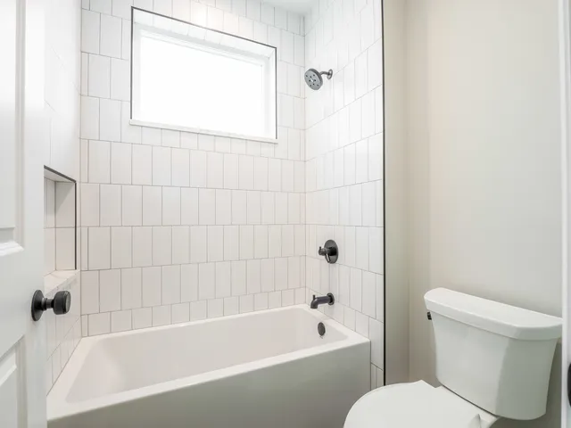 $1,900,000 | 2501 North Sawyer Avenue, Chicago, IL 60647